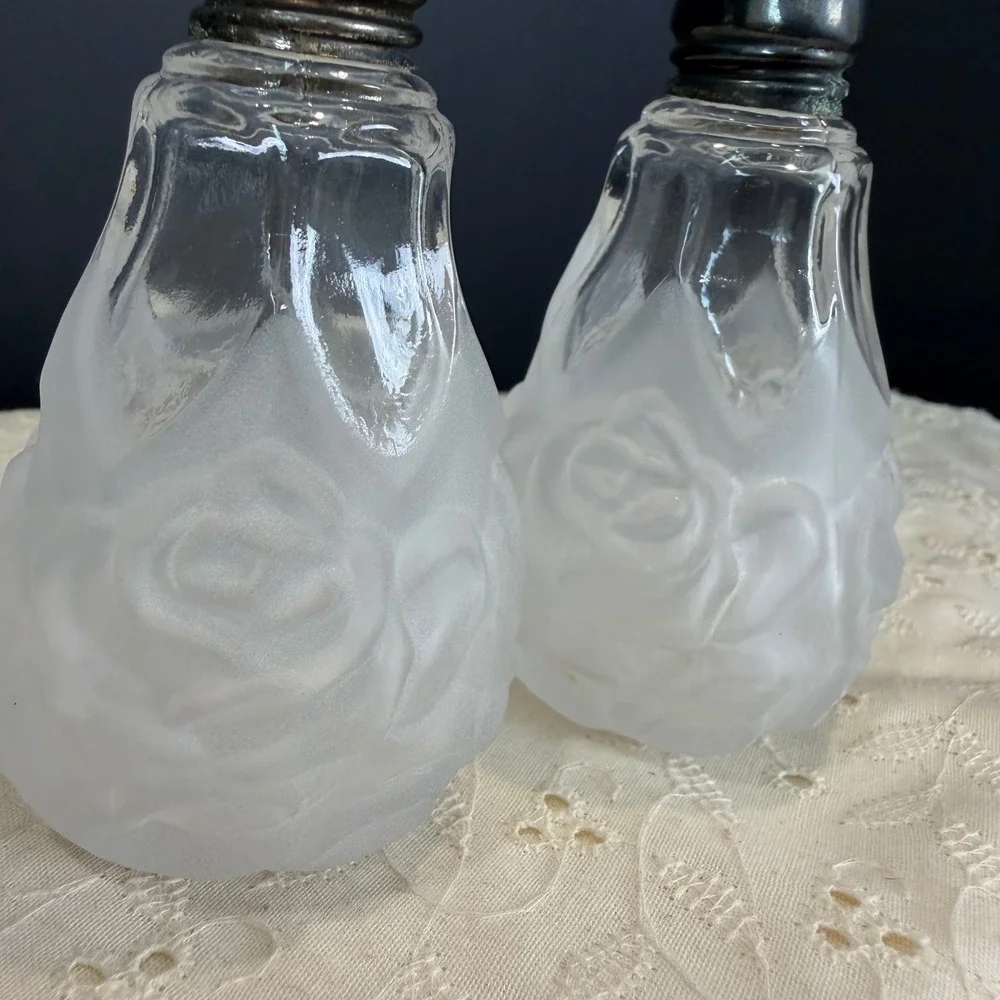William Adams Frosted Rose Lead Crystal Salt & Pepper Shakers Vintage Glass Set‎